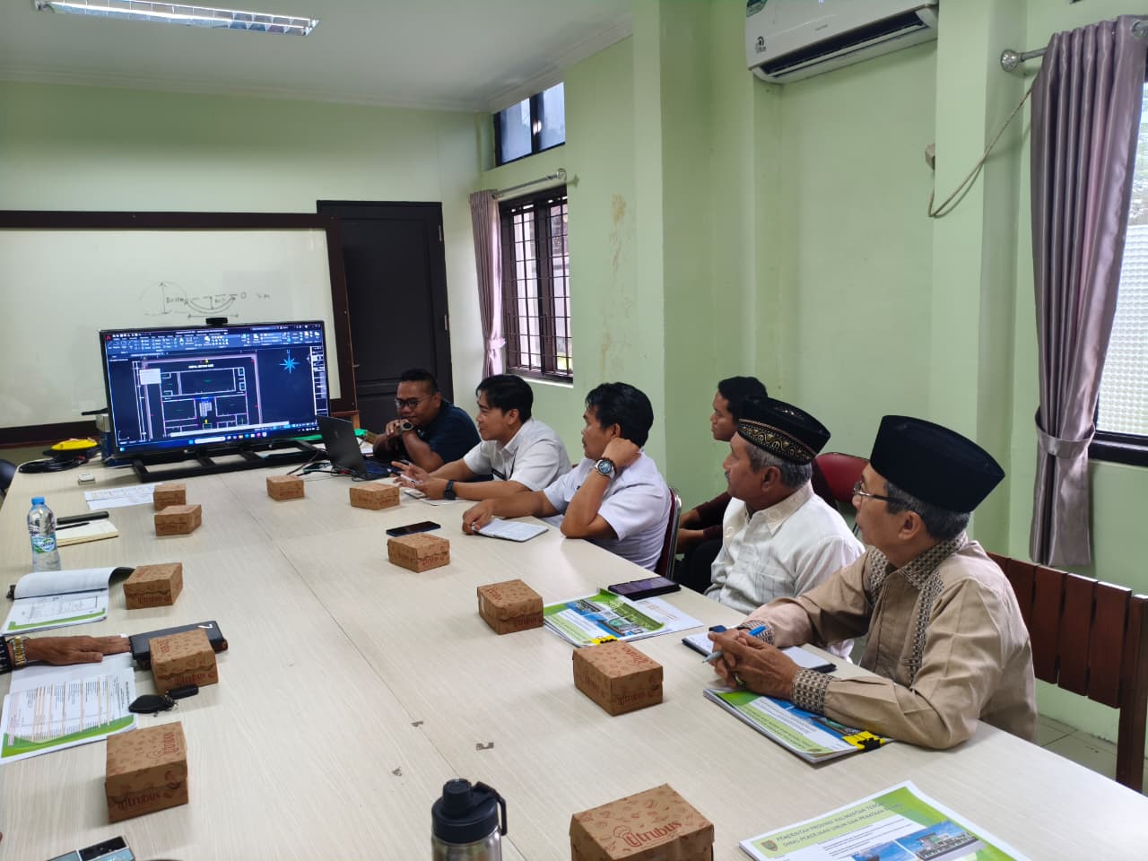 MUI Kalteng Bahas Desain Kantor Baru Bersama Kadis PUPR
